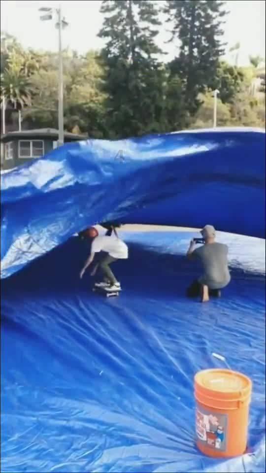 逃离受损的城堡