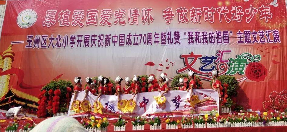 广元丨黄蜡石，光泽温润，质地细腻，让人一见倾心