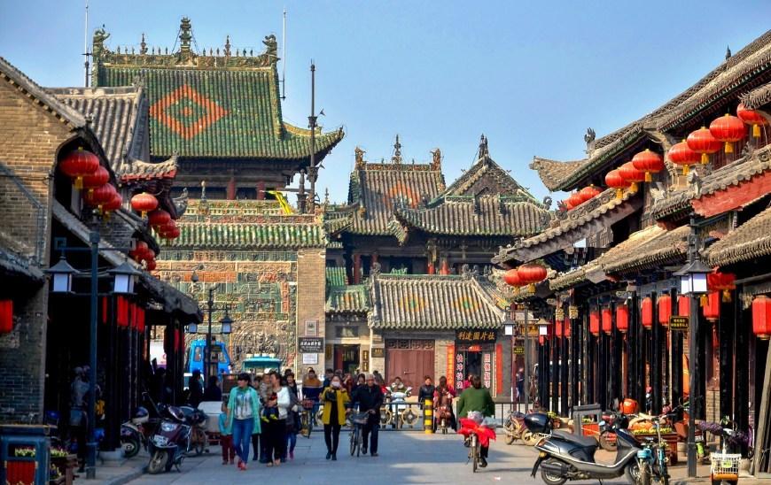 视频：在地震安置点，孩子们度过难忘的生日